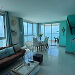 Espectacular apt en el piso 29 en Palmetto Beach