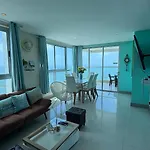 Espectacular apt en el piso 29 en Palmetto Beach